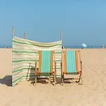 Apartment With Terrace In Ostend